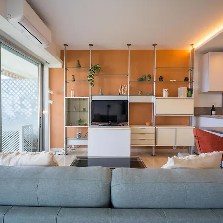 La Mirandole Bleue, Votre Escapade Face A La *