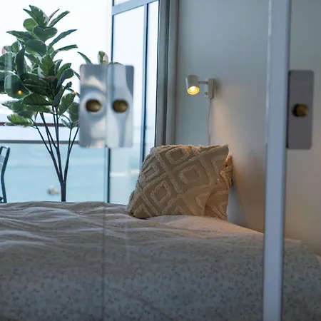 La Mirandole Bleue, Votre Escapade Face A La *